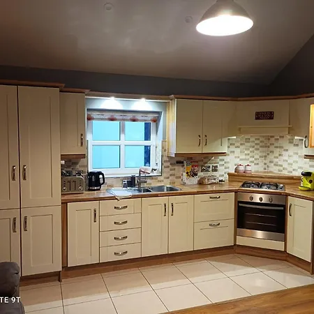 Cosy 1 Bedroom Cottage, Ideal Quiet Getaway. * Creeslough