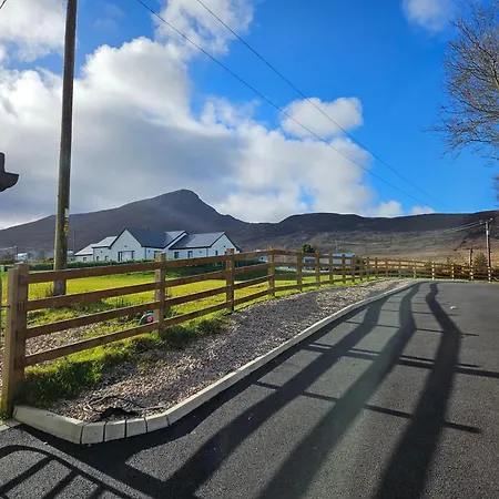 Cosy 1 Bedroom Cottage, Ideal Quiet Getaway. 度假居 Creeslough