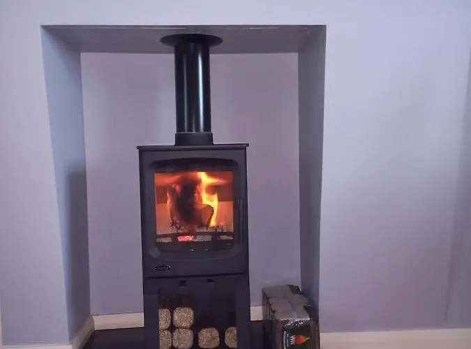 Cosy 1 Bedroom Cottage, Ideal Quiet Getaway. Creeslough